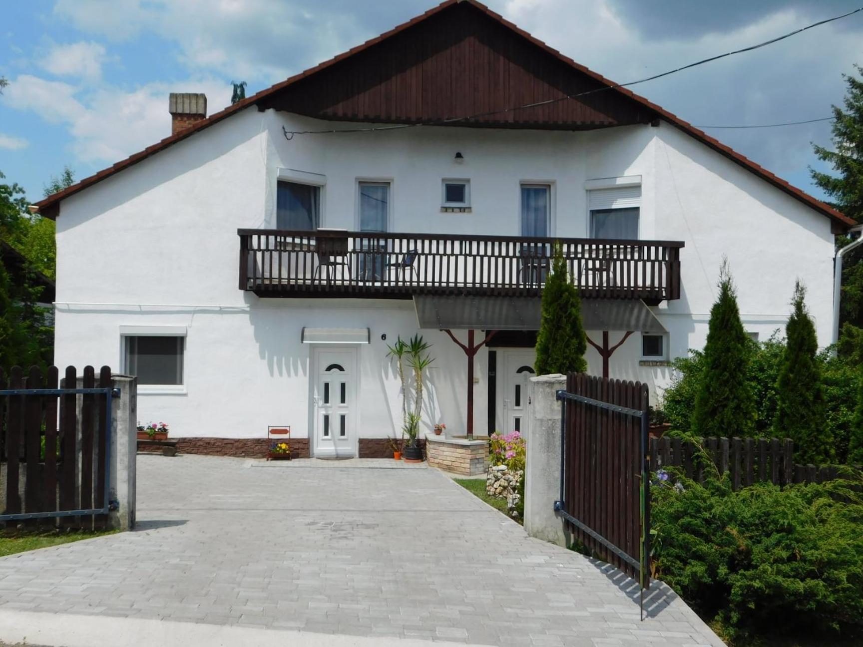 Parádsasvár 芬尤温德哈兹旅馆酒店 外观 照片